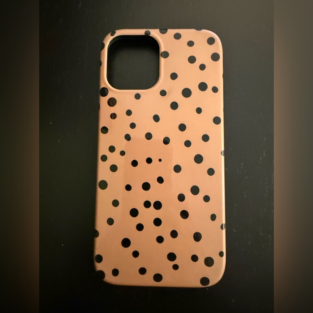 iPhone 12 - Dotted Animal Print - Casely case.